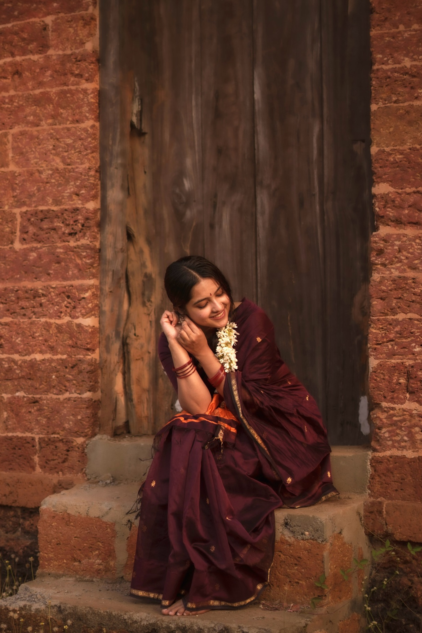 Deep Brown Maheshwari Cotton Silk Saree - Image 3